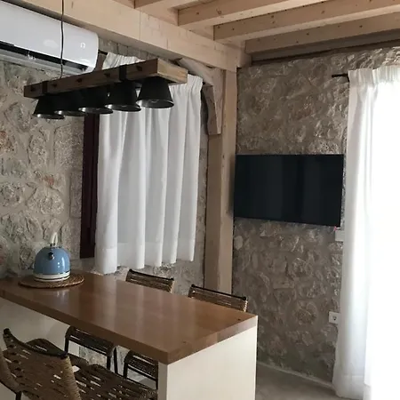 Cabernet Lefkada City